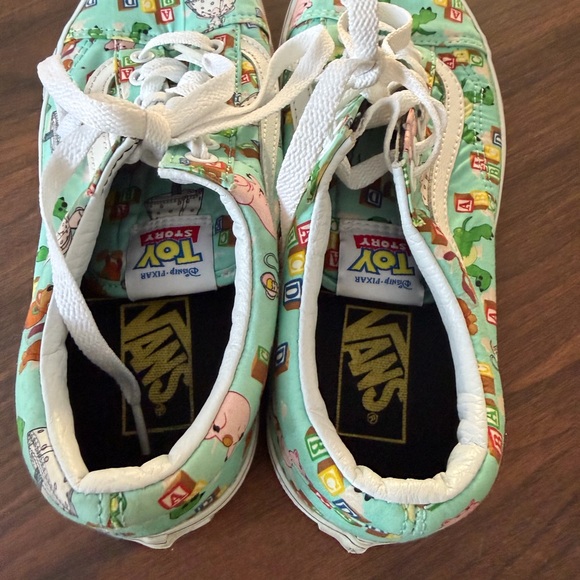 Vans x Disney Pixar Toy Story Old Skool – Women’s 8 / Men’s 6.5 - Picture 4 of 5